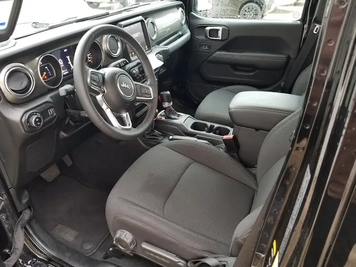 Avis Car Rental Picture 4