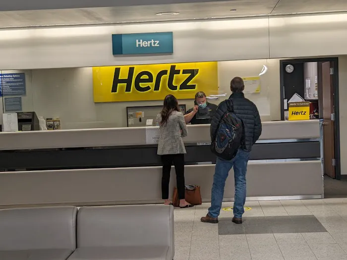 Hertz Car Rental - Austin Straubel Airport Picture 5