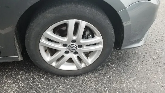 Hertz Car Rental - Louisville - South Hurstbourne Parkway Picture 1