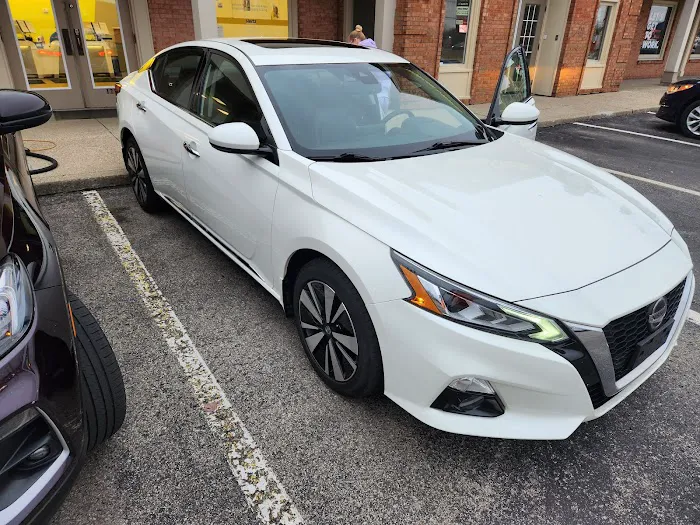 Hertz Car Rental - Louisville - South Hurstbourne Parkway Picture 4