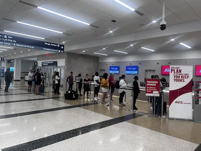 Avis Car Rental Picture 2