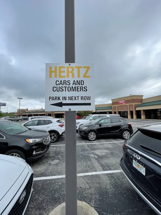 Hertz Car Rental - Clarksville - Veterans Parkway Picture 2