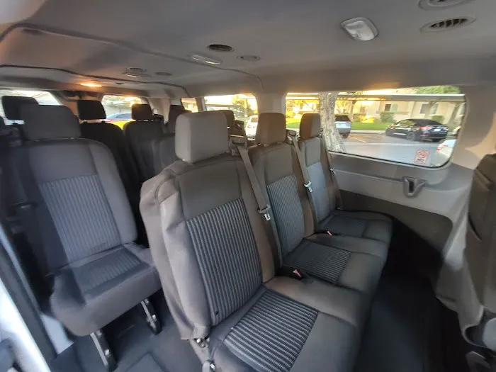 Autoverse Rental Car Picture 9