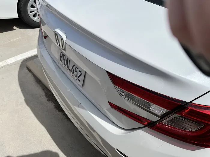 Avis Car Rental Picture 2