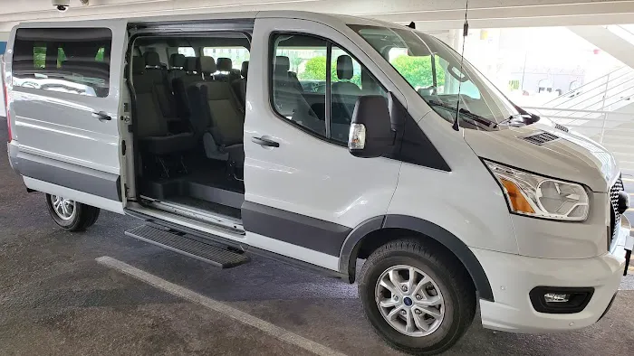 Avis Car Rental Picture 3