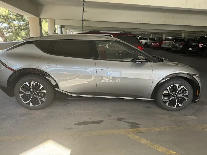 Avis Car Rental Picture 4