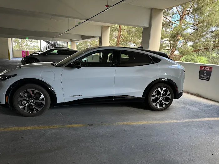Avis Car Rental Picture 10