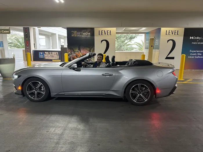 Avis Car Rental Picture 3