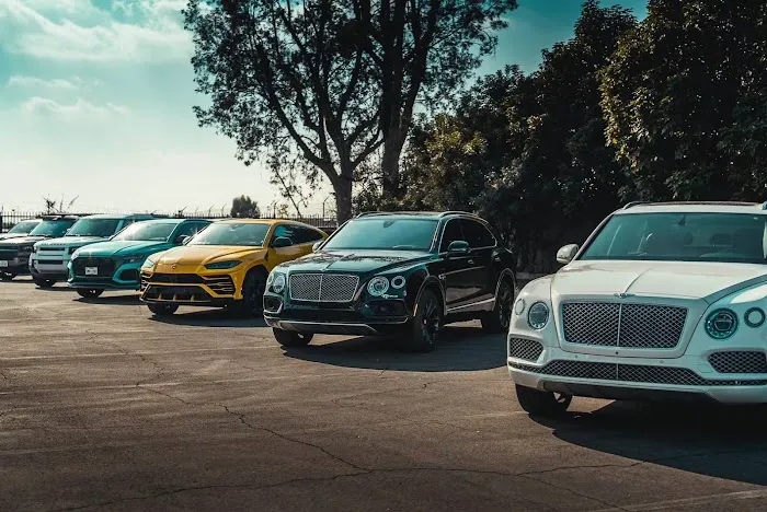 Fat Uncle Car Rental Picture 3