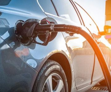 How to Navigate Rental Car Fuel Policies When Driving Long Distances | LifeStar Car Rental