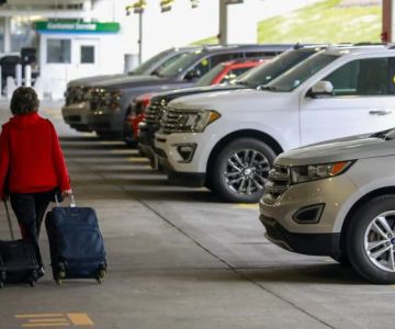 How Rental Car Seasonal Demand Affects Pricing — And How to Save