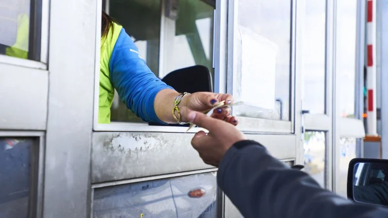 How to Avoid Paying for Satellite Navigation or Tolls When Your Rental Car Should Include Them