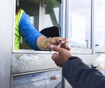 How to Avoid Paying for Satellite Navigation or Tolls When Your Rental Car Should Include Them