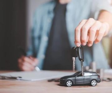 Strategies for Booking a Rental Car During Major U.S. Events (Festivals, Sports)