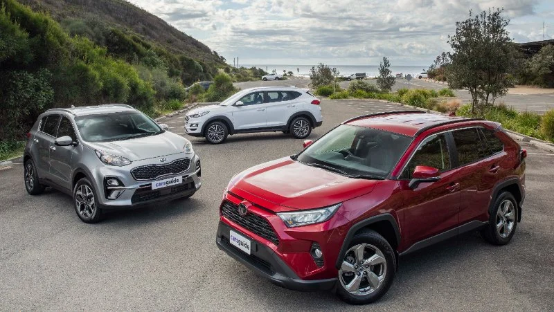 7 Reasons Travelers Prefer Mid-Size Cars Over Compact Models