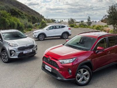 7 Reasons Travelers Prefer Mid-Size Cars Over Compact Models