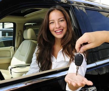 How to Avoid Overpaying for Peak Season Car Rentals by Timing Your Booking Right