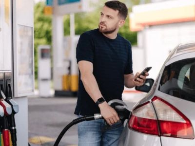 How to Decide Between Pre-Paid Fuel and Return-Full Fuel Options for Rental Cars