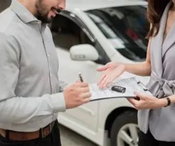 How to Choose Between Auto Insurance, CDW, and Personal Coverage When Renting | LifeStar Car Rental