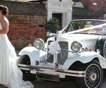 What to Expect When Renting a Car for an Out-of-Town Wedding