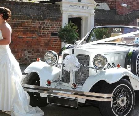 What to Expect When Renting a Car for an Out-of-Town Wedding