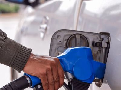 How to Avoid the Costly Mistake of Not Reading the Rental Car Fuel Policy Before Driving Off