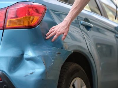 How to Avoid Paying for Rental Car Damage From Road Debris on Highways